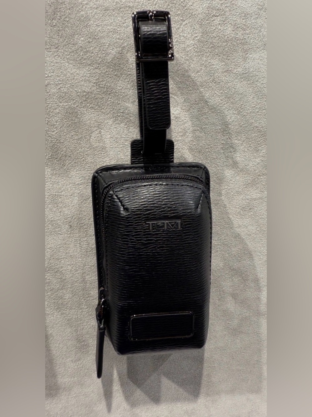 NEW Tumi EMBOSSED Leather Monogram Luggage Tag Zippered Pouch Buckle - BLACK